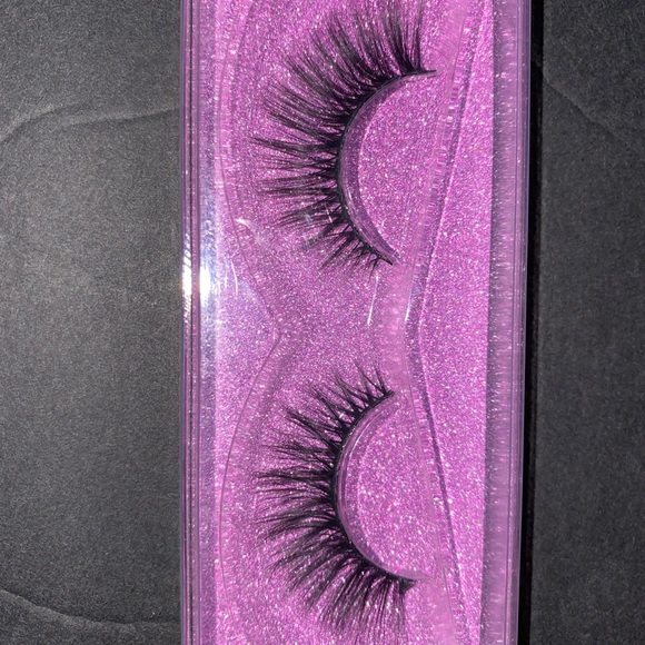 MINK LASHES - Picture 7 of 8